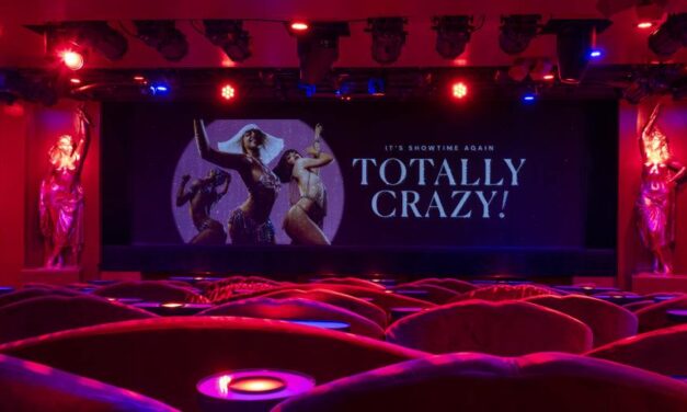 Cabaret LE CRAZY HORSE – PARIS